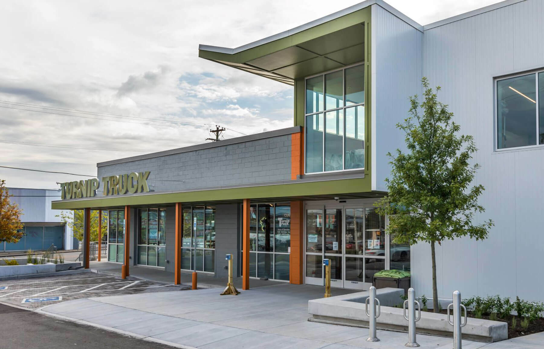 Exterior shot of the Turnip Truck Grocery Store in Nashville, Tennessee