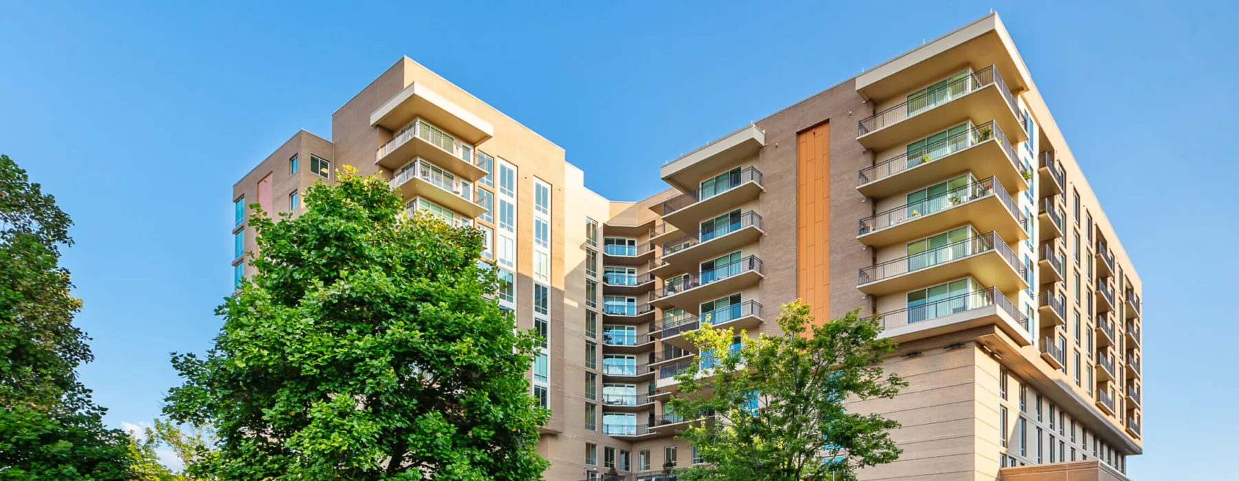 crestmoor senior living building