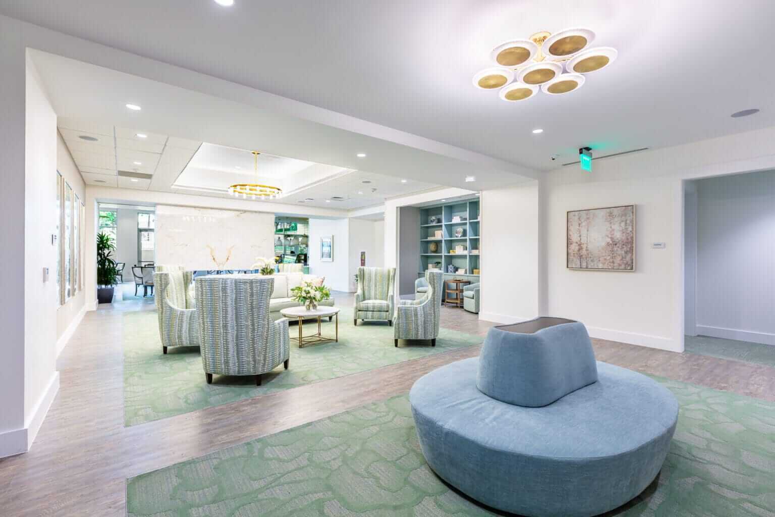 crestmoor senior living lounge