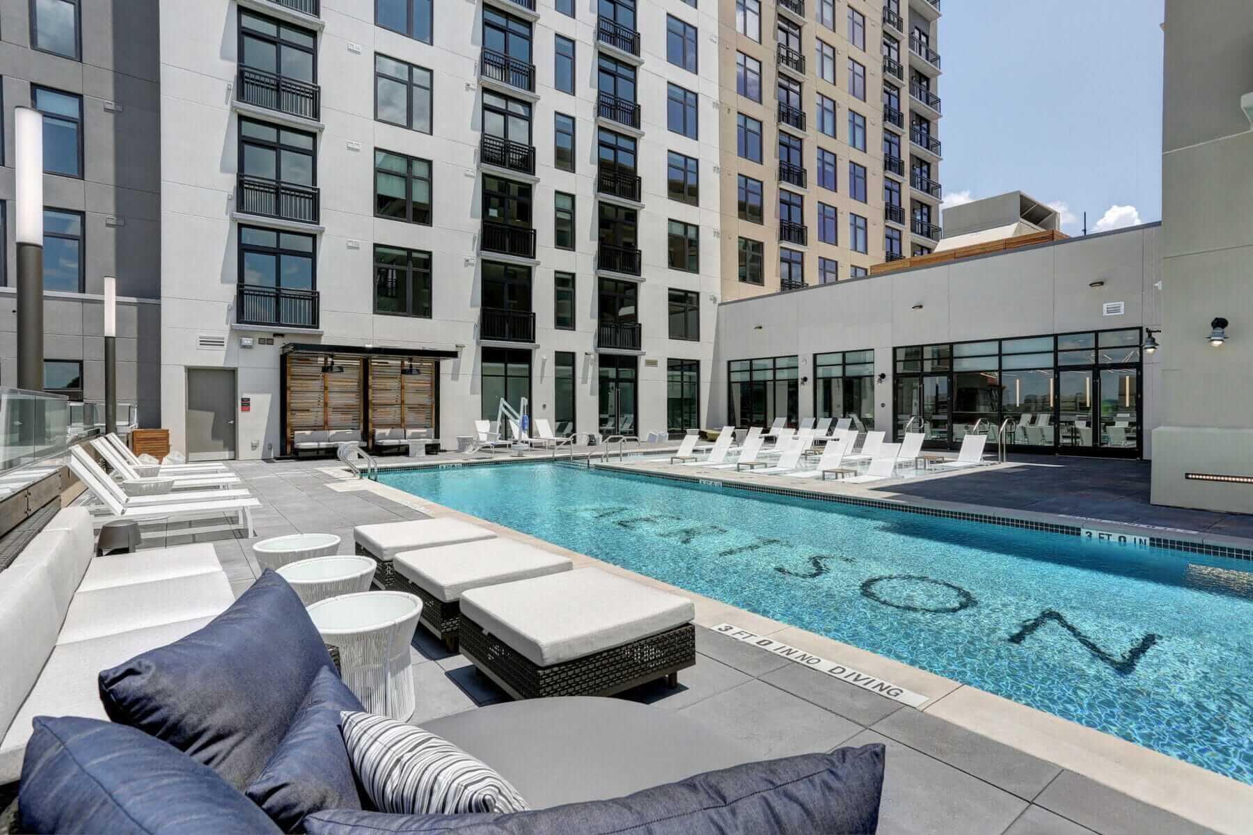 aertson hotel pool